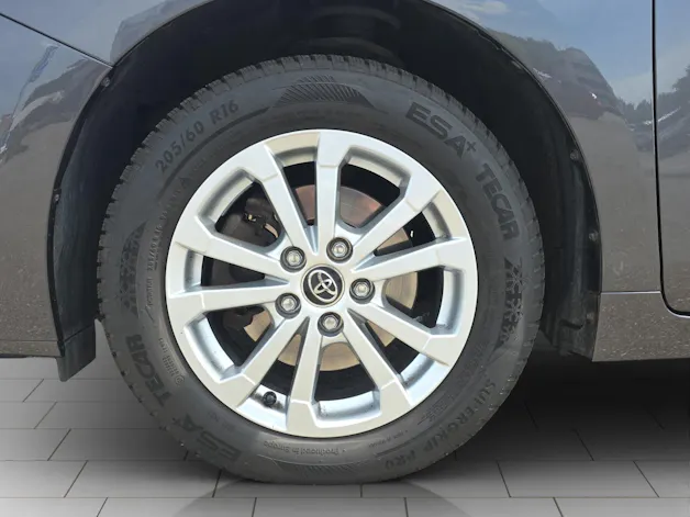 Toyota Verso 1.8 VVT-i Luna Family 5P