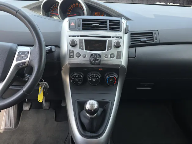 Toyota Verso 1.8 VVT-i Luna Family 5P