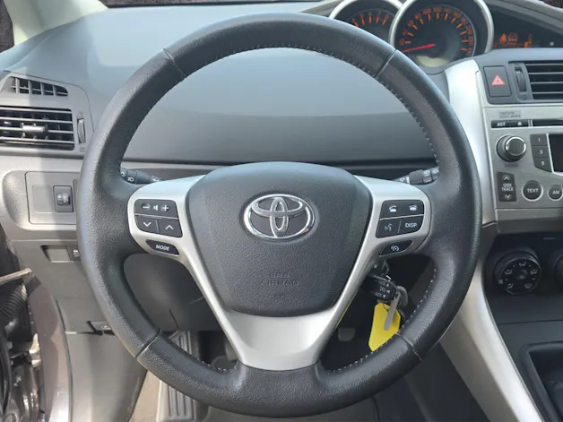 Toyota Verso 1.8 VVT-i Luna Family 5P