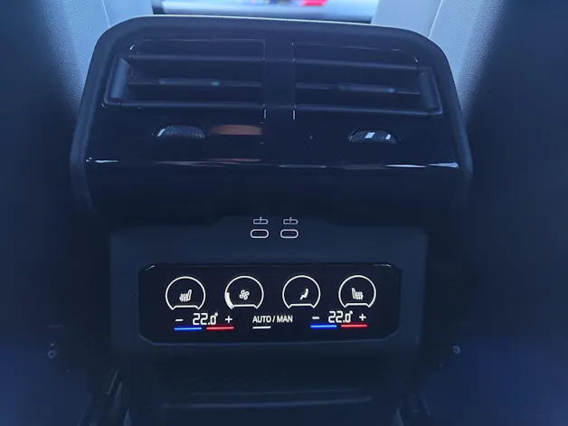 BMW M5 xDrive Touring (CH) * Individual Storm Bay *