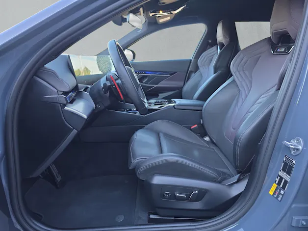 BMW M5 xDrive Touring (CH) * Individual Storm Bay *