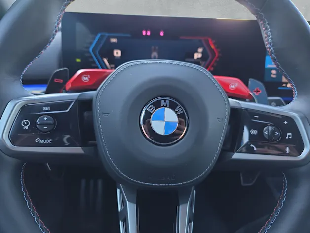 BMW M5 xDrive Touring (CH) * Individual Storm Bay *