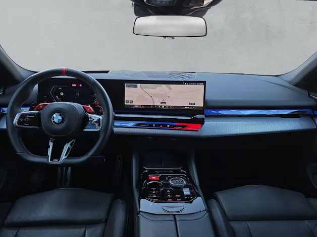 BMW M5 xDrive Touring (CH) * Individual Storm Bay *