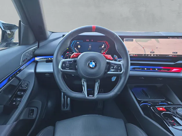 BMW M5 xDrive Touring (CH) * Individual Storm Bay *