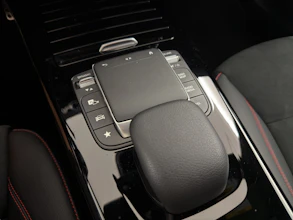https://vehicle.imgix.net/4446393/e9f73bb0-c97b-4279-bd94-6c7309c5e72a.jpg