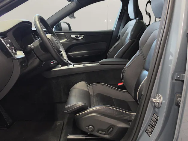 VOLVO XC60 2.0 T8 Ultimate Dark eAWD
