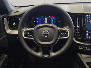 VOLVO XC60 2.0 T8 Ultimate Dark eAWD