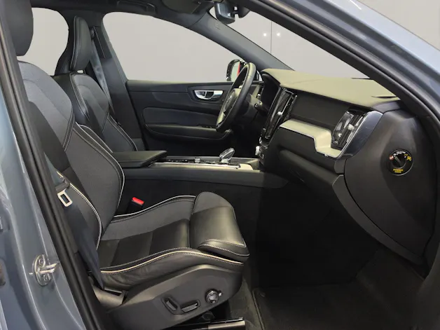 VOLVO XC60 2.0 T8 Ultimate Dark eAWD