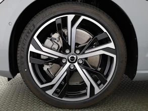 https://vehicle.imgix.net/4446457/363b2544-4f7e-462f-9d73-ab6dd311db91.jpg