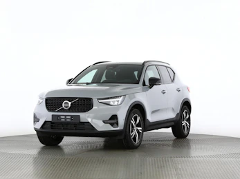 immagine del veicolo VOLVO XC40 2.0 B3 MH Plus Dark immagine del veicolo VOLVO XC40 2.0 B3 MH Plus Dark