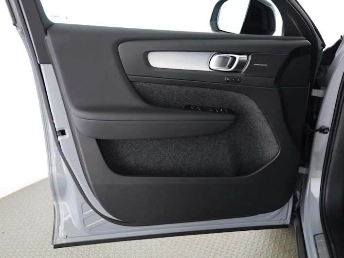 immagine del veicolo VOLVO XC40