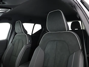 immagine del veicolo VOLVO XC40 2.0 B3 MH Plus Dark
