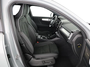 https://vehicle.imgix.net/4446463/4bafd23d-94a2-4660-8ed3-a51e79d7663f.jpg