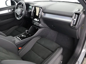 https://vehicle.imgix.net/4446463/55a732ff-5c6c-46ee-b692-e5a6ca309896.jpg