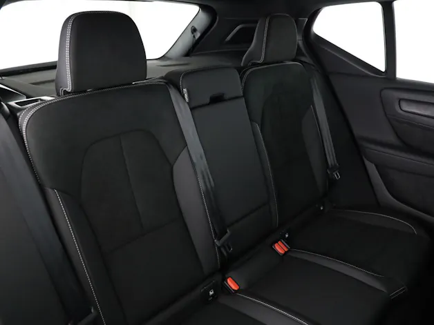 VOLVO XC40 2.0 B3 MH Plus Dark