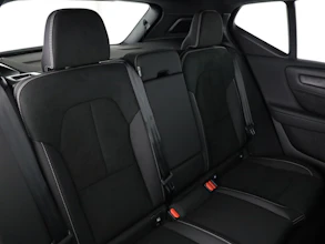 https://vehicle.imgix.net/4446463/636fe814-47b0-4a9d-bb6f-fbeca4b37da3.jpg