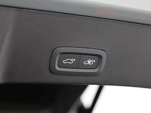 immagine del veicolo VOLVO XC40 2.0 B3 MH Plus Dark