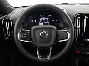 immagine del veicolo VOLVO XC40 2.0 B3 MH Plus Dark