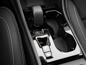 VOLVO XC40 2.0 B3 MH Plus Dark