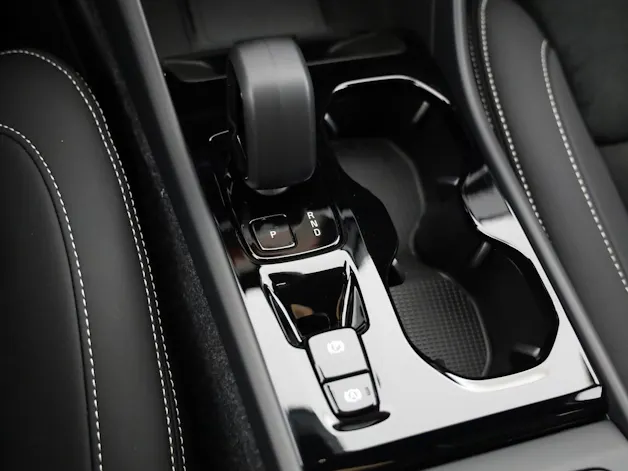 VOLVO XC40 2.0 B3 MH Plus Dark