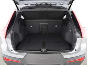 VOLVO XC40 2.0 B3 MH Plus Dark