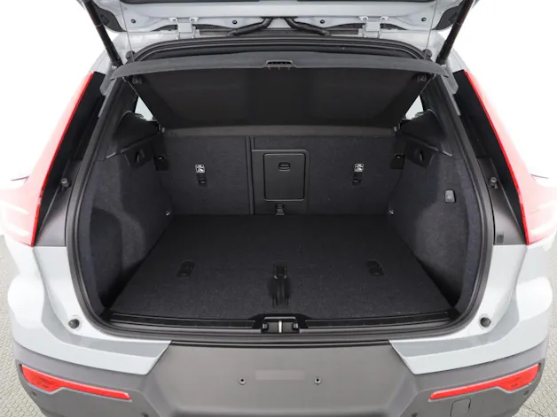 VOLVO XC40 2.0 B3 MH Plus Dark