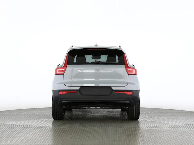 VOLVO XC40 2.0 B3 MH Plus Dark
