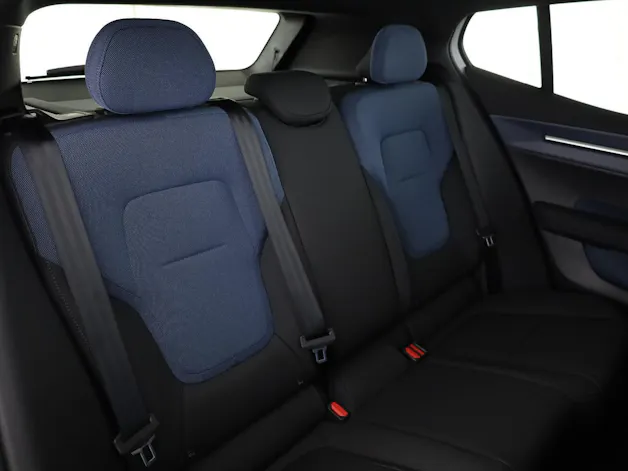 VOLVO EX30 CC P8 Ultra AWD