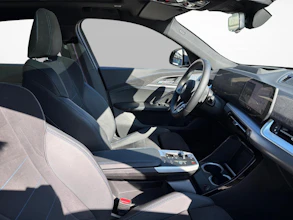https://vehicle.imgix.net/4446518/f5a41dee-f8a9-4e12-9d4e-64160f305ddd.jpg