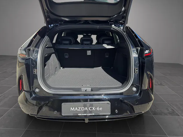 MAZDA CX-6e Takumi