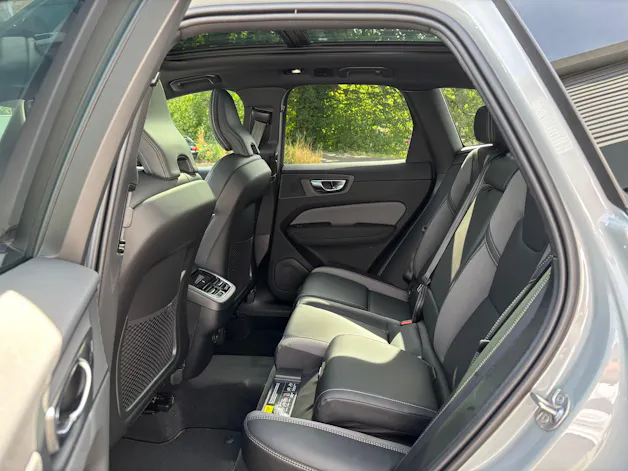 VOLVO XC60 2.0 B5 MH Black Edition AWD