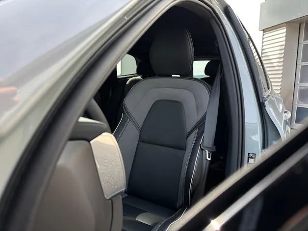 VOLVO XC60 2.0 B5 MH Black Edition AWD