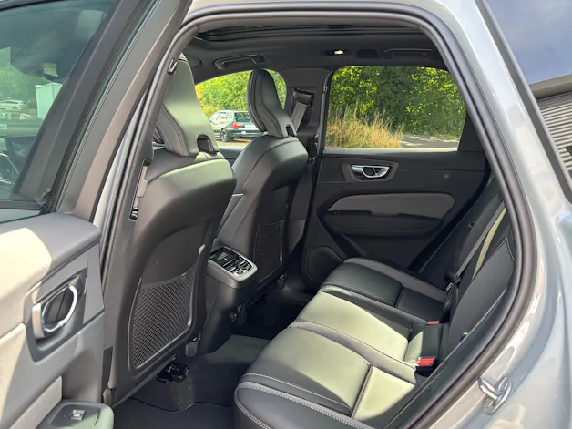 VOLVO XC60 2.0 B5 MH Black Edition AWD