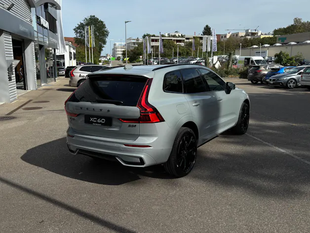 VOLVO XC60 2.0 B5 MH Black Edition AWD