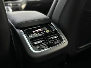 VOLVO XC60 2.0 B5 MH Black Edition AWD
