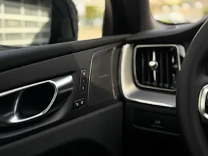 VOLVO XC60 2.0 B5 MH Black Edition AWD