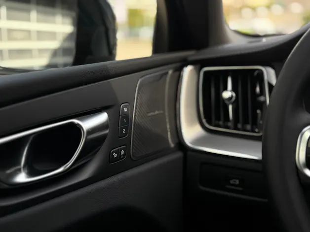VOLVO XC60 2.0 B5 MH Black Edition AWD