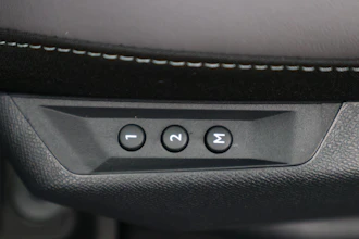 https://vehicle.imgix.net/4446775/39a16953-1478-4c6c-b773-169ca8a743aa.JPG