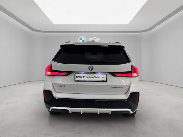 BMW X1 30e xDrive paddles