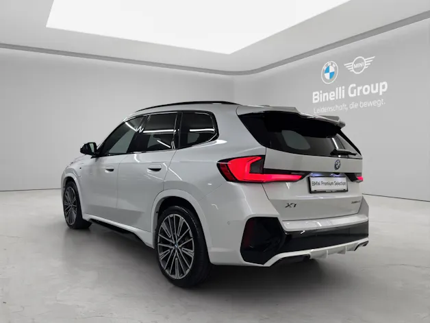 BMW X1 30e xDrive paddles