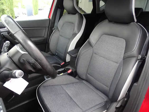 RENAULT Captur 1.3 TCe 155 Intens EDC