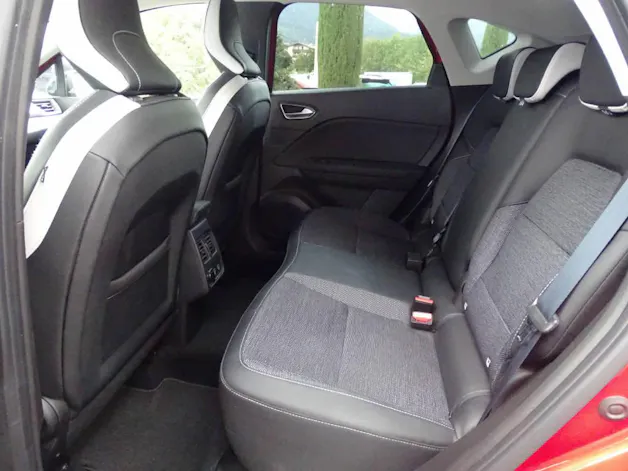 RENAULT Captur 1.3 TCe 155 Intens EDC