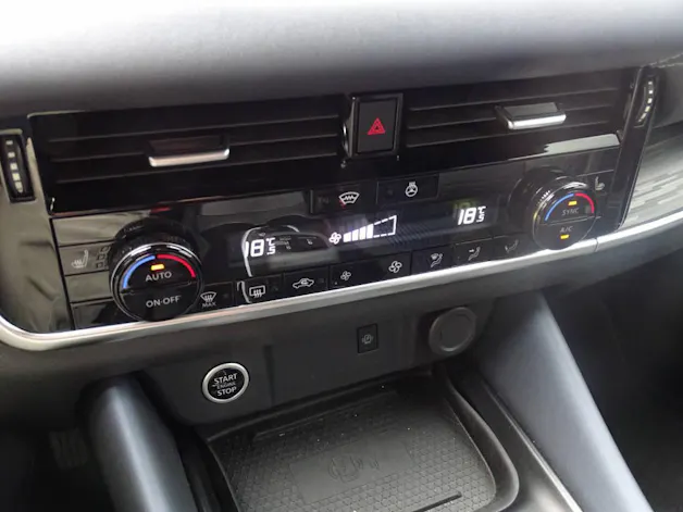 NISSAN Qashqai 1.3 DIG-T 158 Tekna+ 4x4