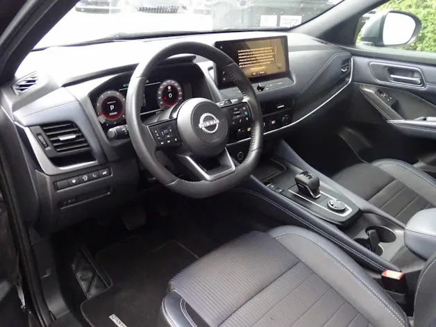 NISSAN Qashqai 1.3 DIG-T 158 Tekna+ 4x4