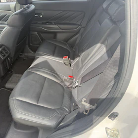 MITSUBISHI OUTLANDER 6