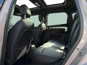 https://vehicle.imgix.net/4446848/9094b7c8-6f7b-4136-8118-8c364b1adb9b.jpg