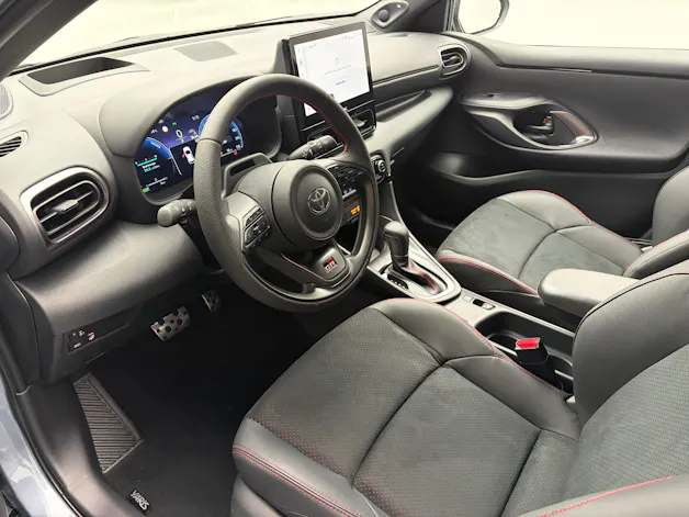 Toyota Yaris 1.5 VVT-i HSD GR Sport