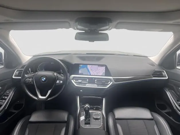 BMW 330e Sport Line