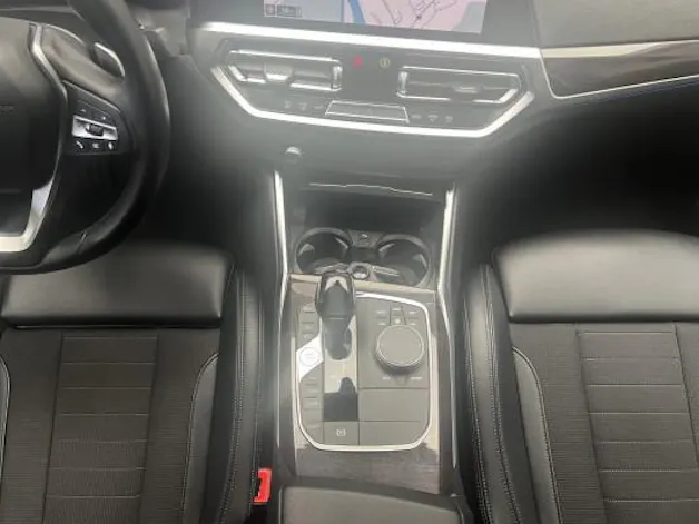 BMW 330e Sport Line