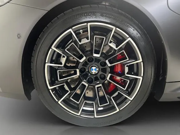 BMW M5 xDrive Touring